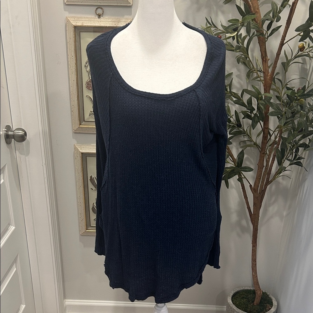 Free People Women’s Navy Scoop Neck Long-Sleeve Tunic Top